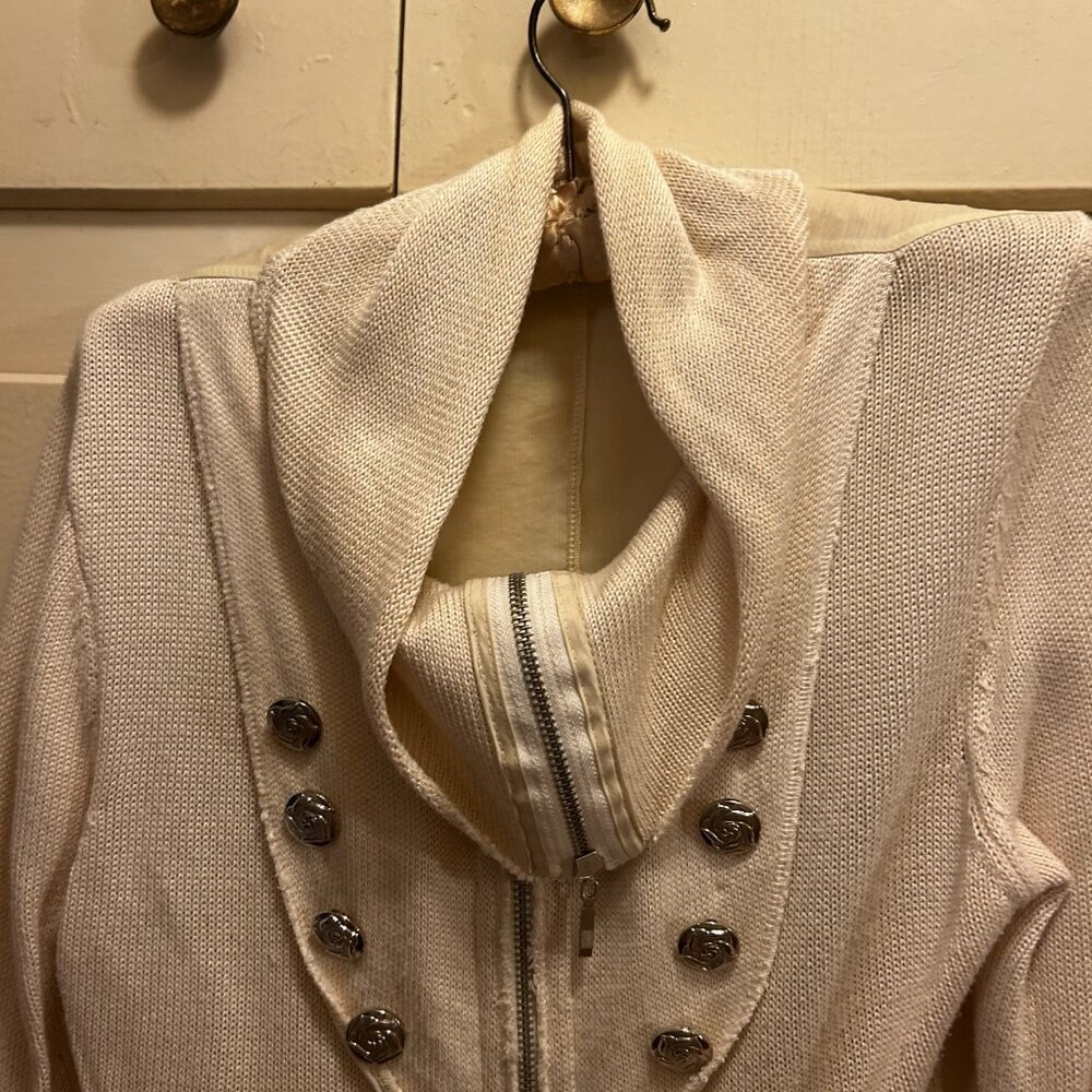 Sweater - Picture 4 of 4